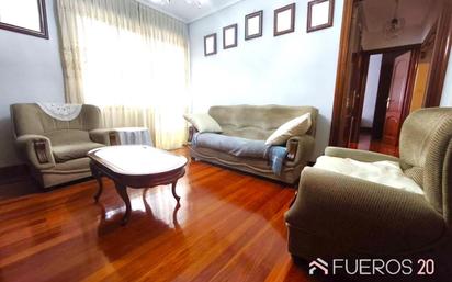 Living room of Flat for sale in Barakaldo   with Heating and Balcony