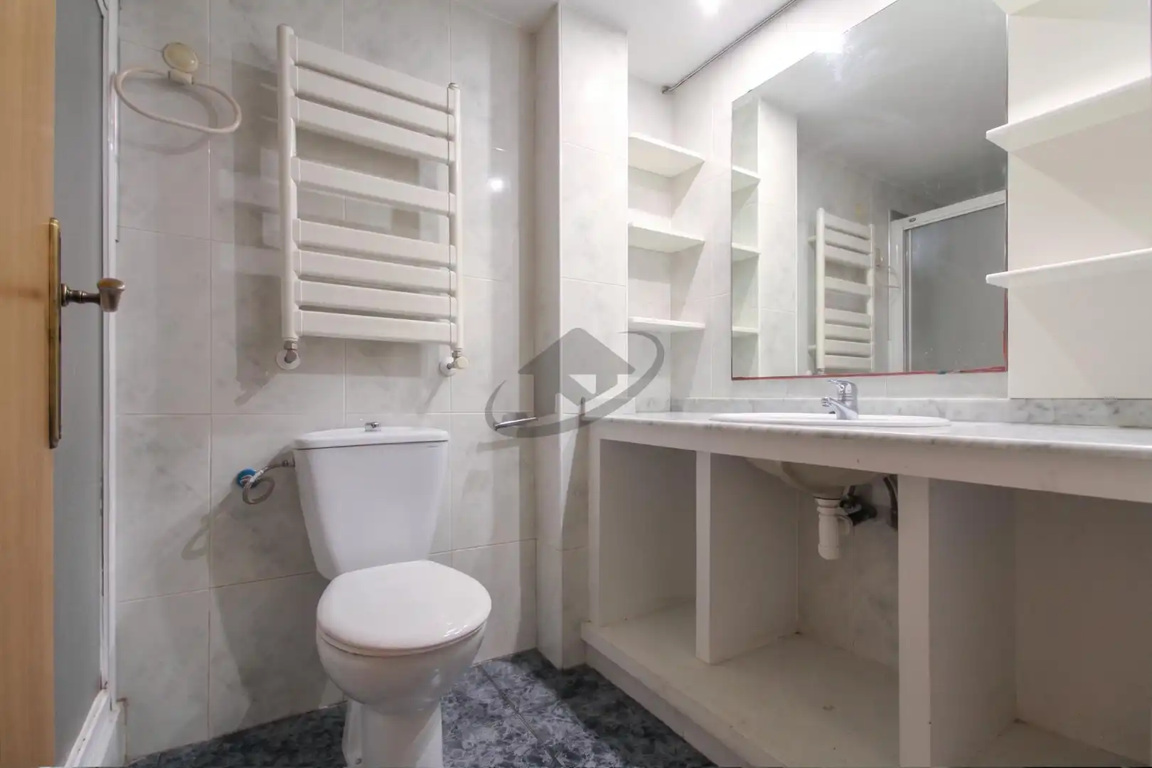 Baño de Piso en venta en Badia del Vallès con Balcón