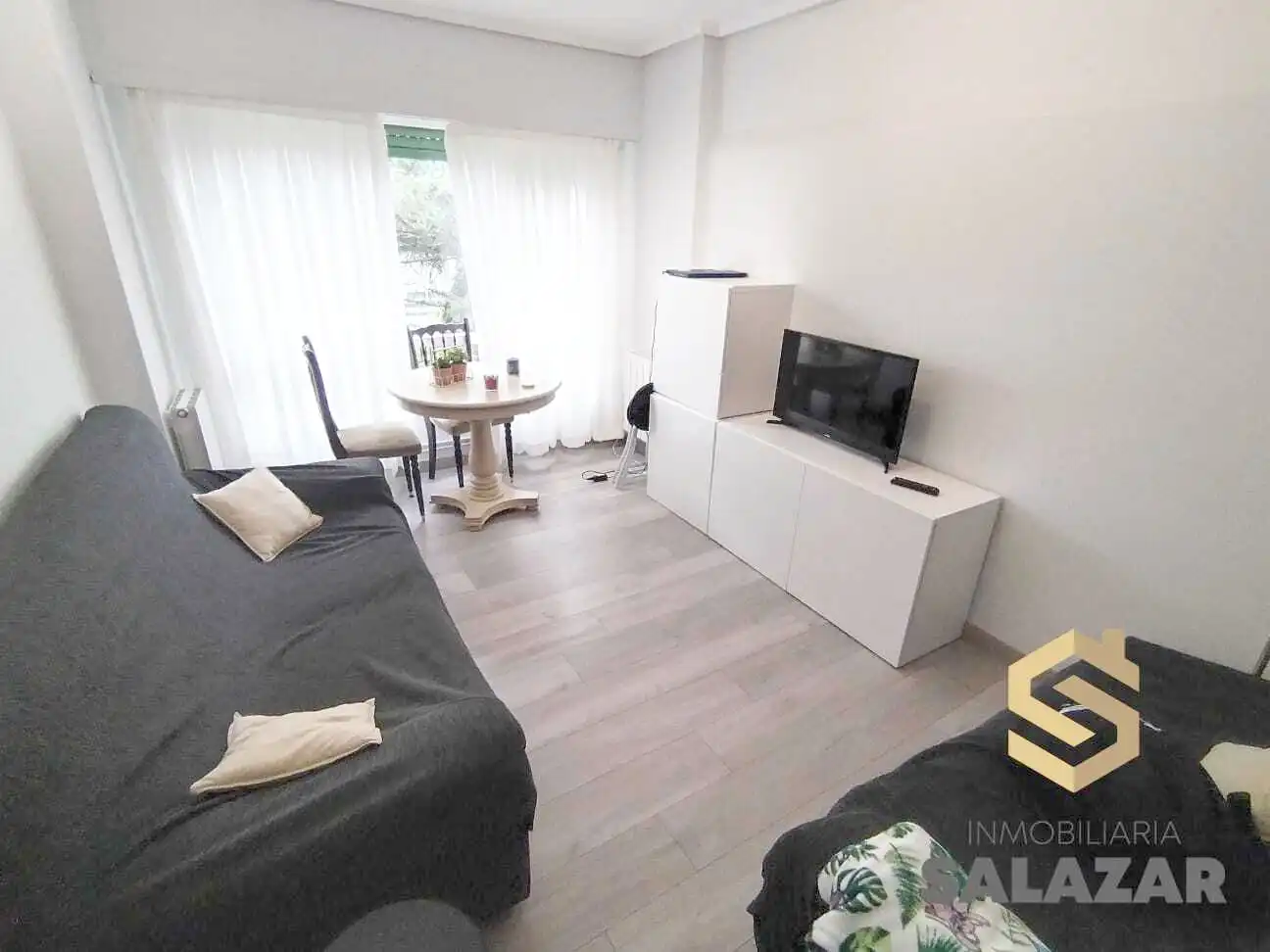 Sala de estar de Piso de alquiler en Gorliz con Calefacción