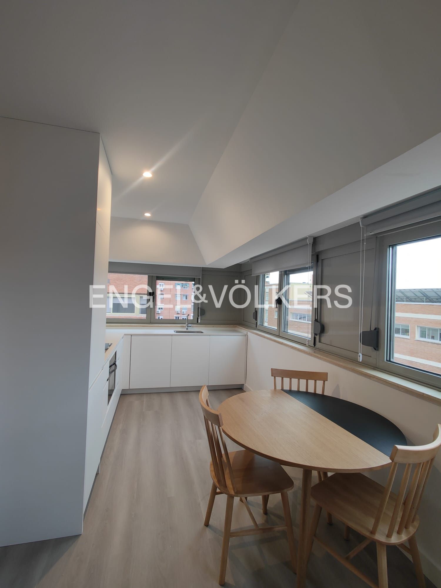 Kitchen of Flat for rent in  Madrid Capital  with Air Conditioner, Heating and Furnished