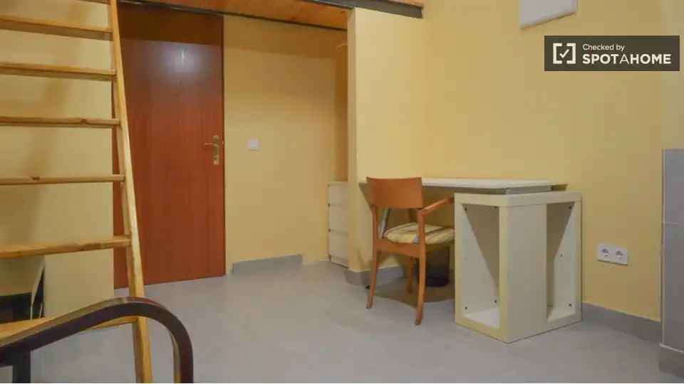 Room in Guindalera