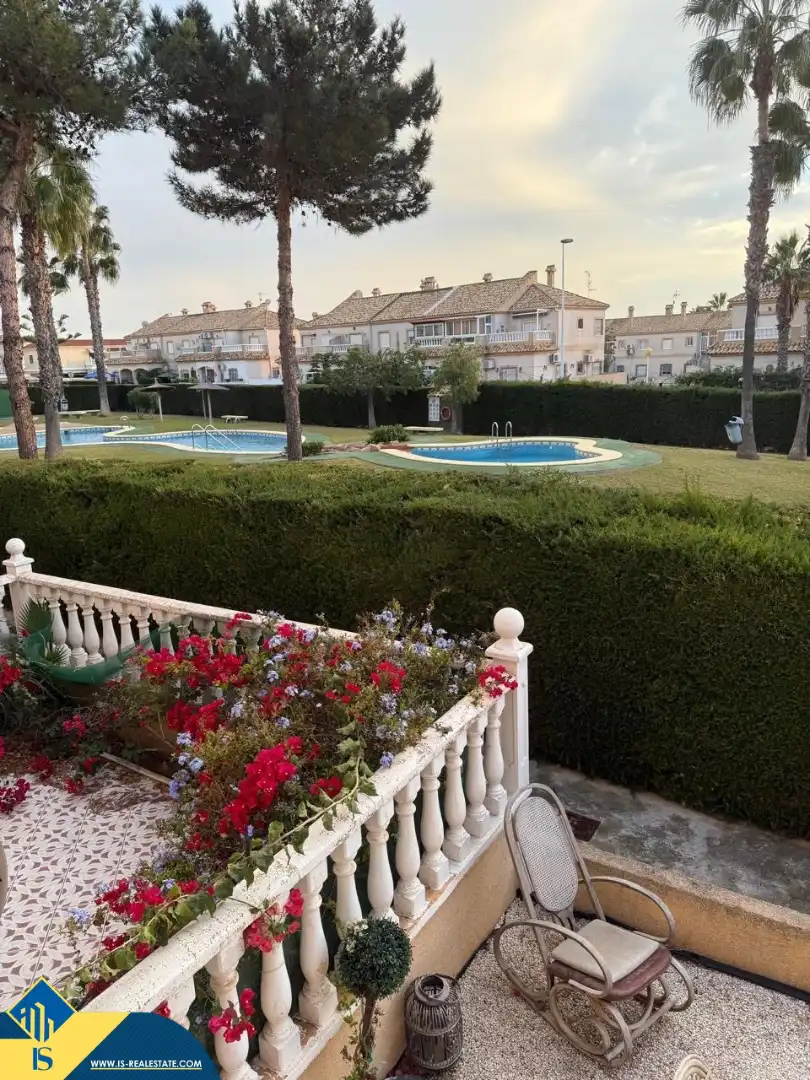 Bungalow amb piscina en venda a Nueva Torrevieja - Aguas Nuevas, imagen 6