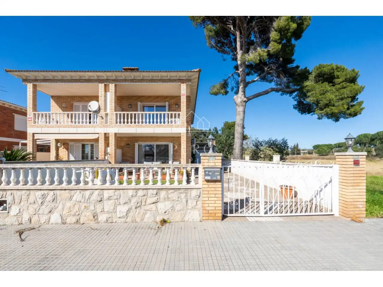 Außenansicht von Haus oder Chalet zum Verkauf in Cambrils mit Klimaanlage, Privatgarten und Terrasse