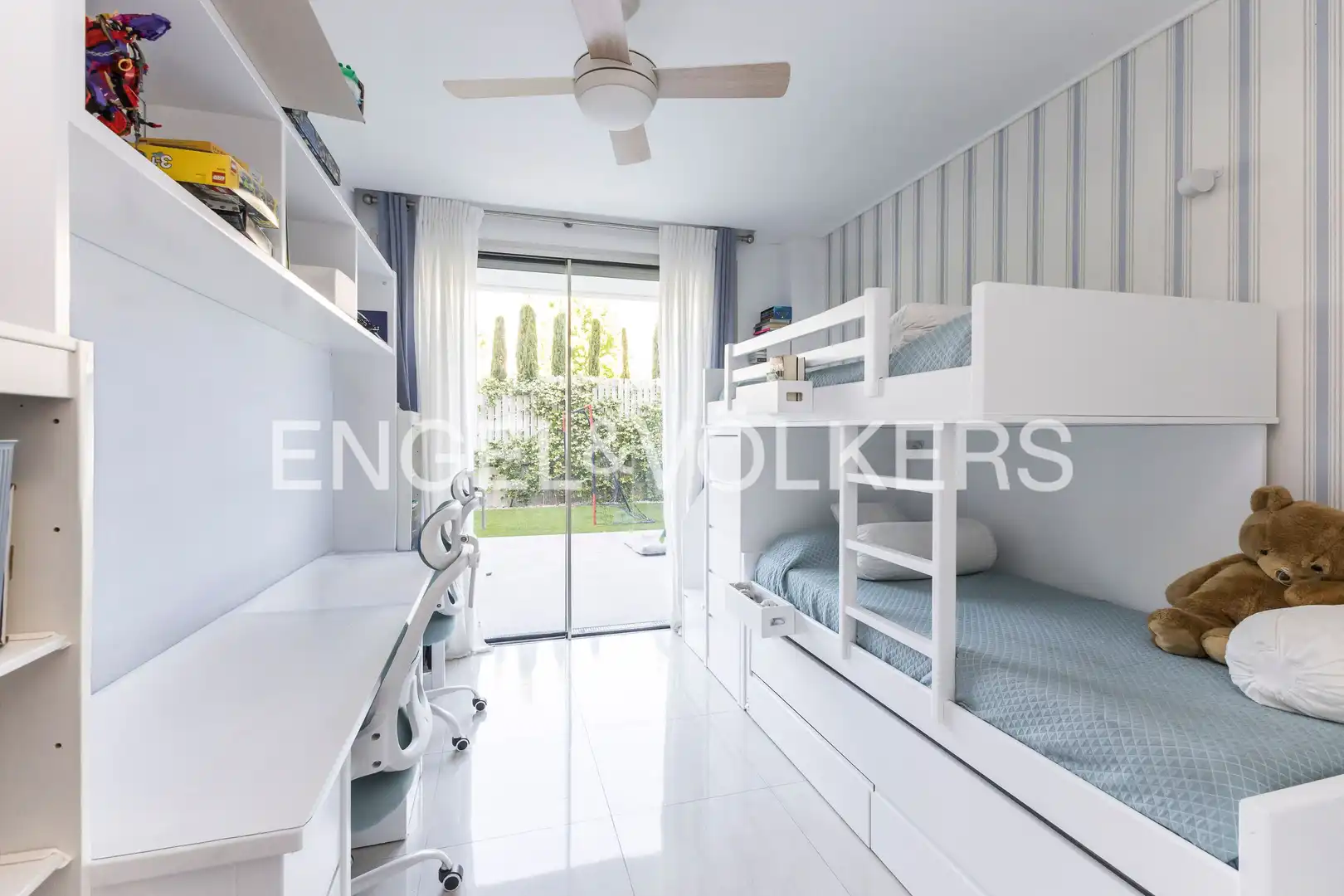 Habitación de Apartamento en venta en Pozuelo de Alarcón con Aire acondicionado, Calefacción y Jardín privado