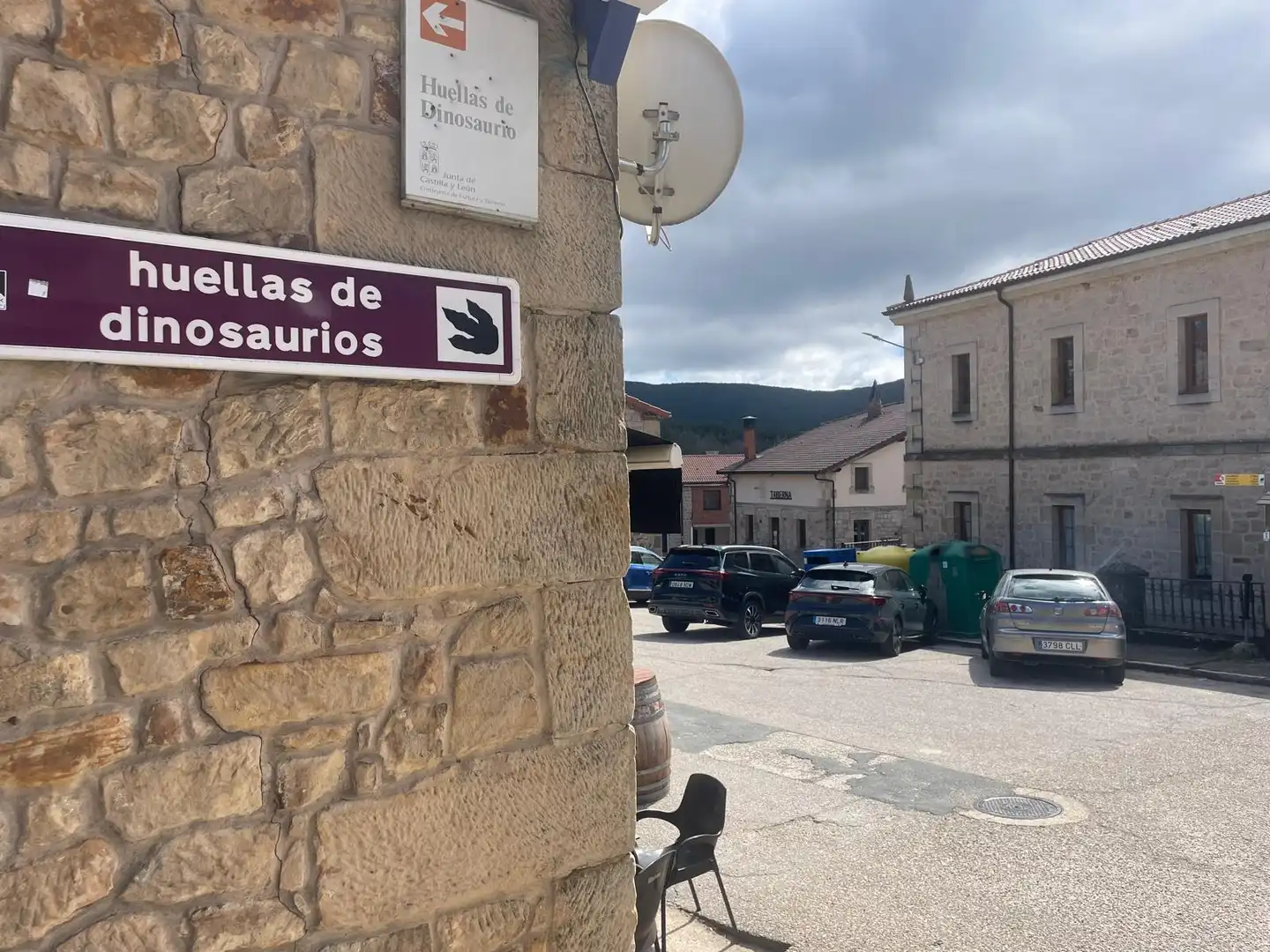 Aparcament de Finca rústica en venda en Regumiel de la Sierra amb Jardí privat, Parquet i Traster