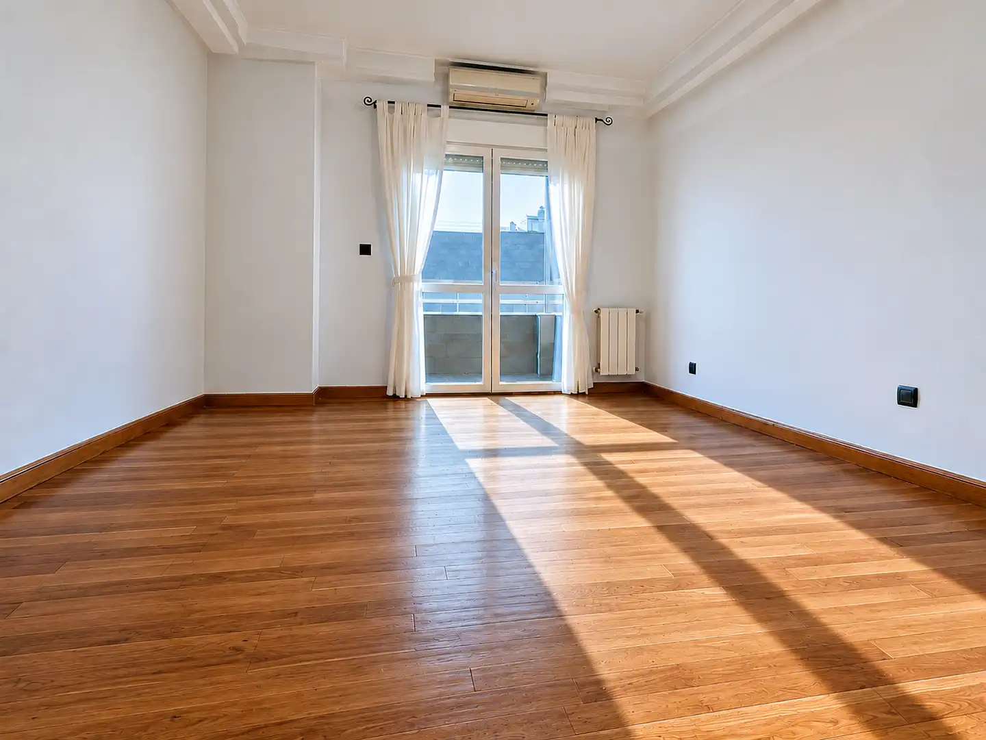 Flat with lift to rent in Calle Pedro Rodríguez-Parets