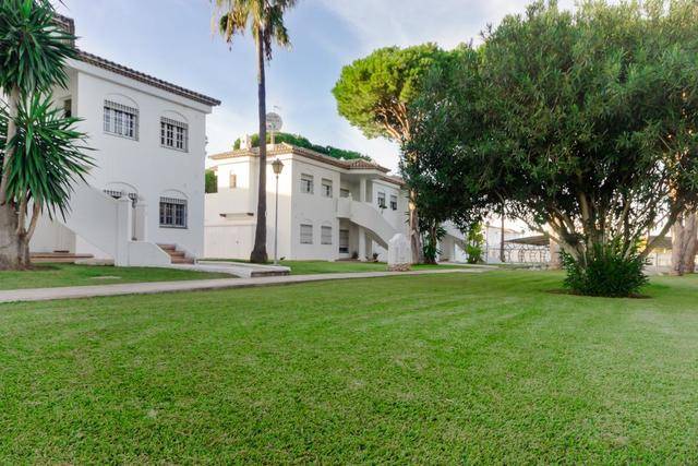 Apartamento en Alquiler en Avenida de las Quintas en Las Lagunas - Campano