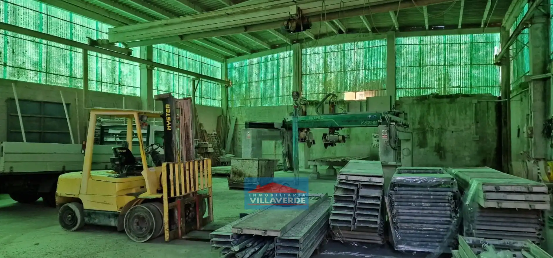 Industrial buildings for rent in Cangas 