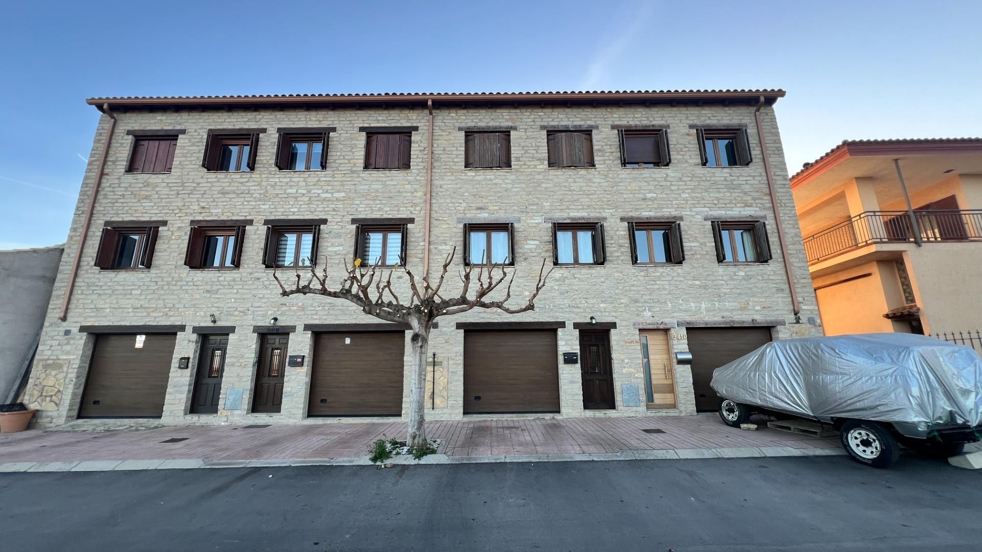 Vista exterior de Casa adosada en venda en Castellón de la Plana / Castelló de la Plana amb Aire condicionat, Calefacció i Terrassa