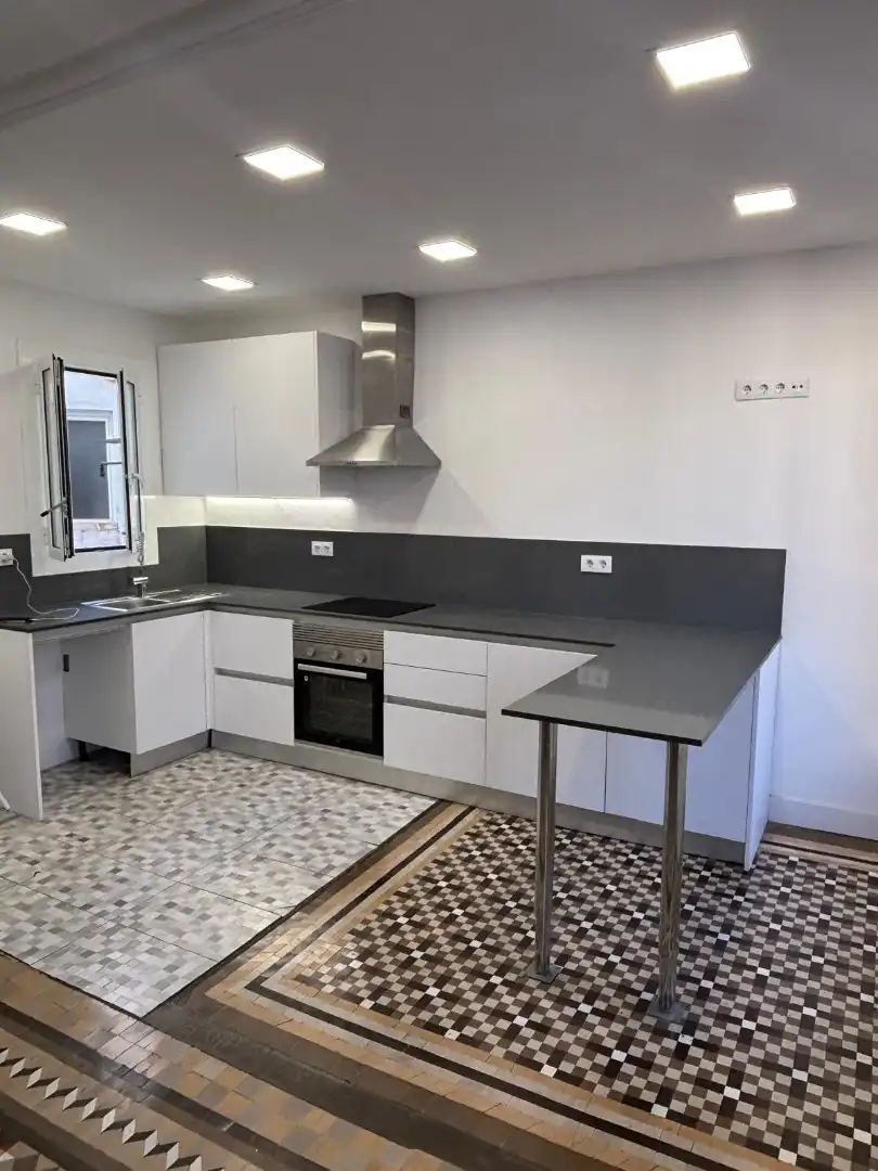 Cuina de Pis en venda en Barcelona amb Terrassa i Balcó