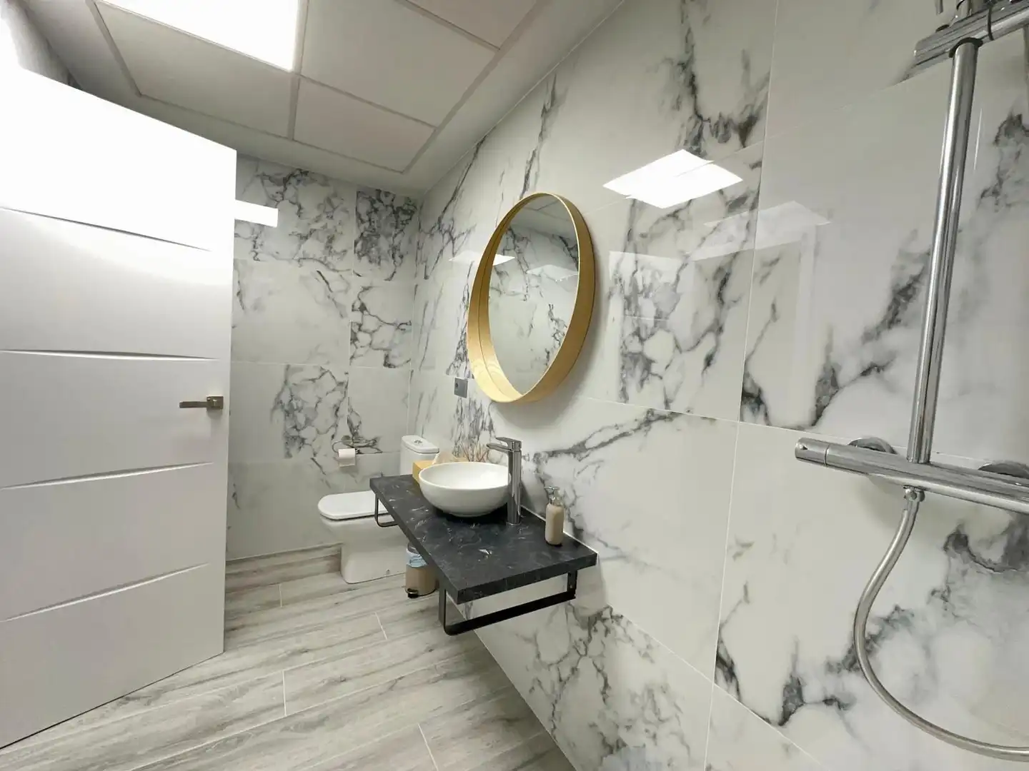 Baño de Estudio en venta en Benalmádena con Aire acondicionado
