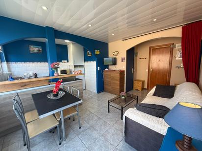 Sala d'estar de Apartament en venda en Blanes amb Calefacció, Jardí privat i Piscina