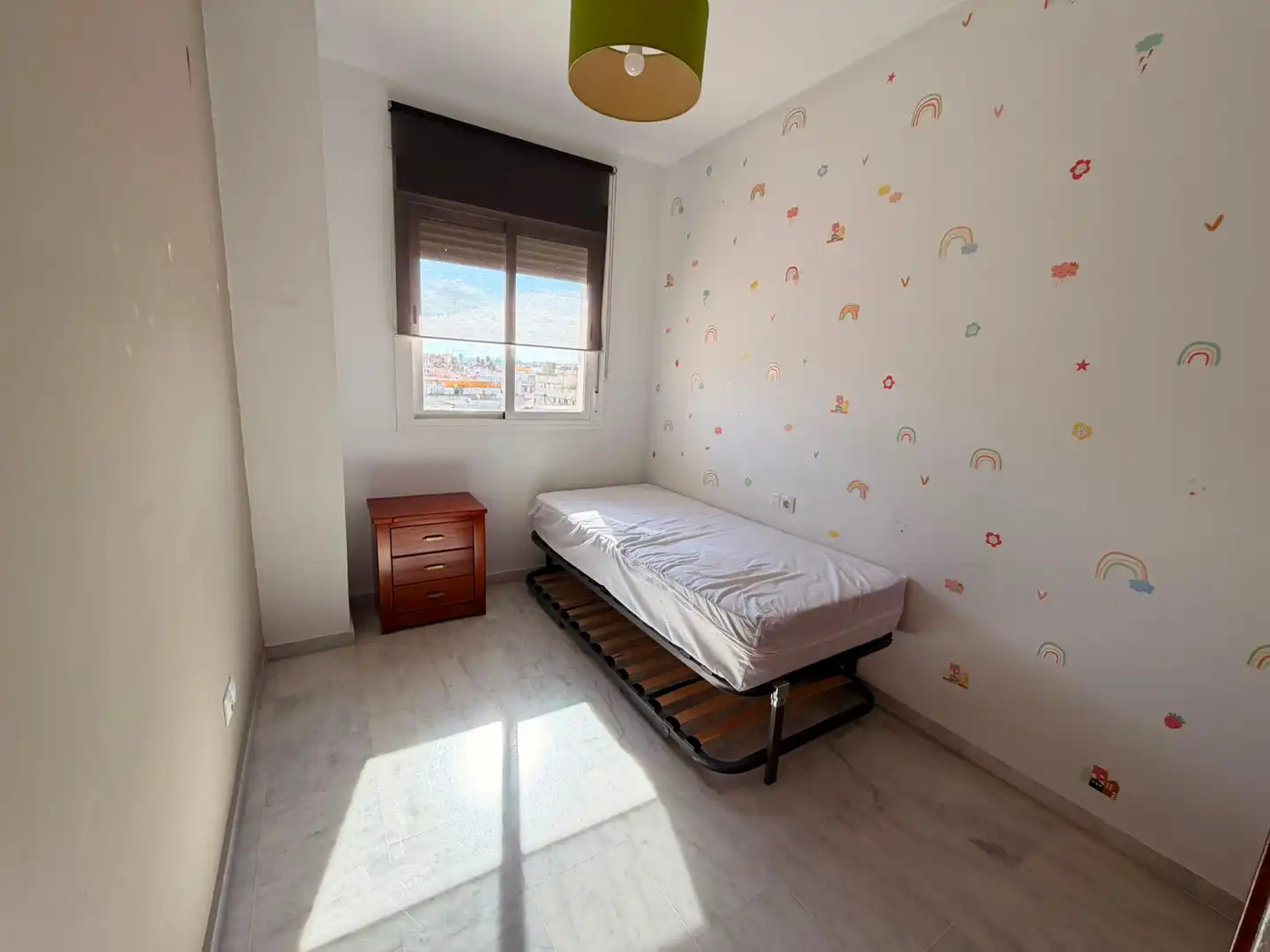 Habitación de Piso en venta en Sevilla con Aire acondicionado, Terraza y Piscina