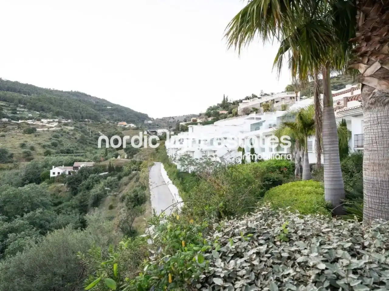 Vista exterior de Casa o chalet en venta en Almuñécar con Aire acondicionado, Terraza y Piscina
