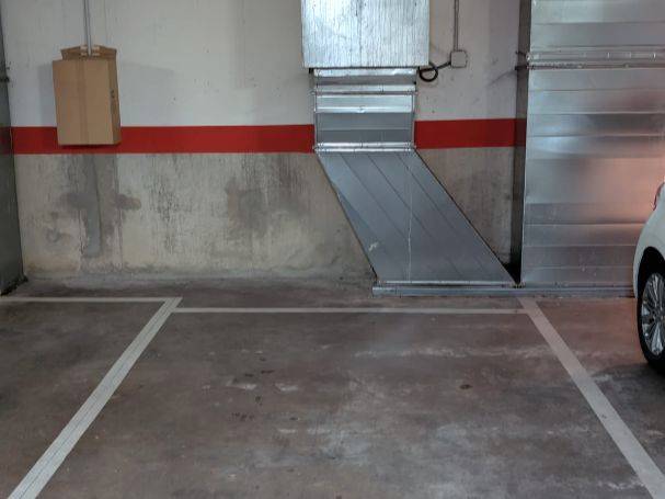 Garaje en Alquiler en Calle Profesor Manuel Olivencia Ruiz, 13 en Colores -  Entreparques