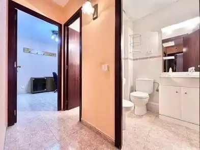Baño de Piso de alquiler en Terrassa con Aire acondicionado, Calefacción y Terraza