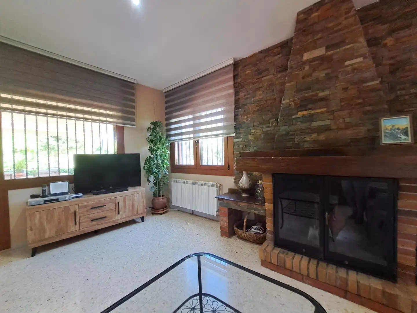 Sala de estar de Casa o chalet en venta en Els Hostalets de Pierola con Calefacción, Jardín privado y Trastero
