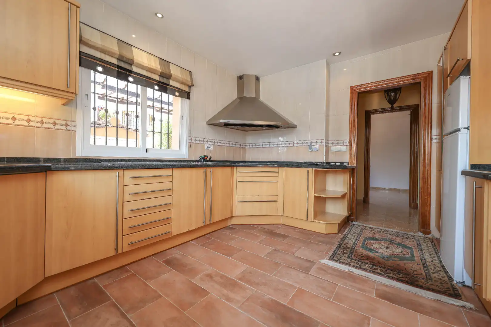 Kitchen of Houses for sale in Coín