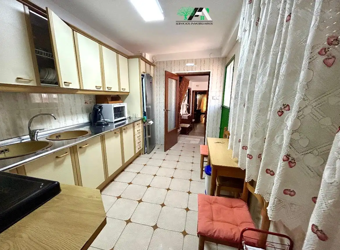 Cuina de Casa o xalet en venda en Ibros amb Balcó