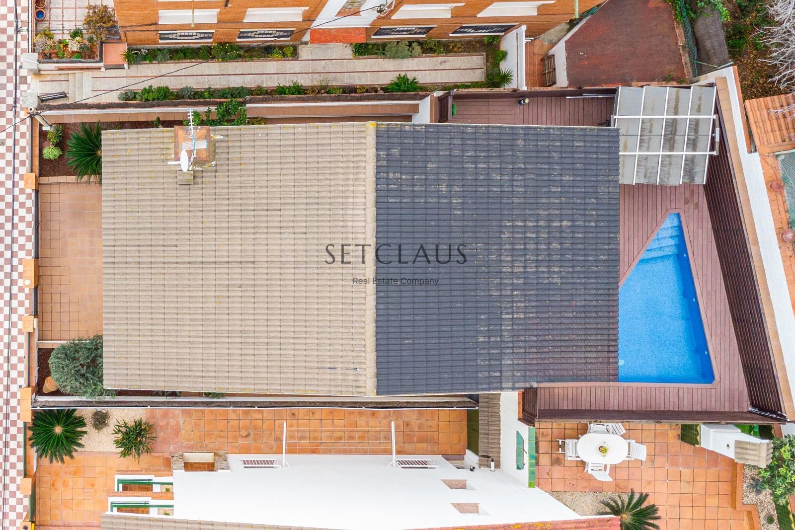 Exterior view of House or chalet for sale in El Masnou  with Air Conditioner, Heating and Private garden