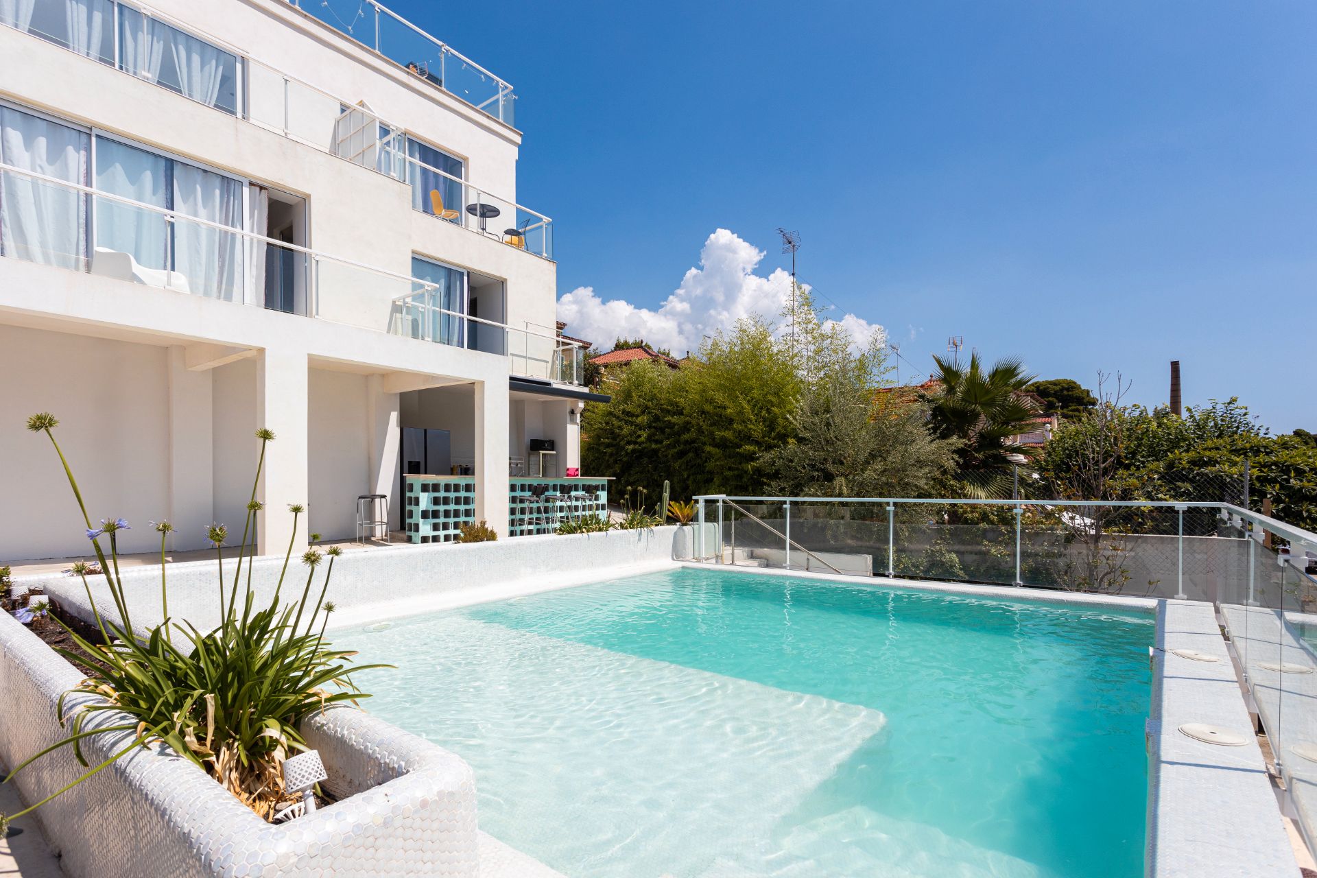 Piscina de Edifici en venda en El Masnou amb Alarma