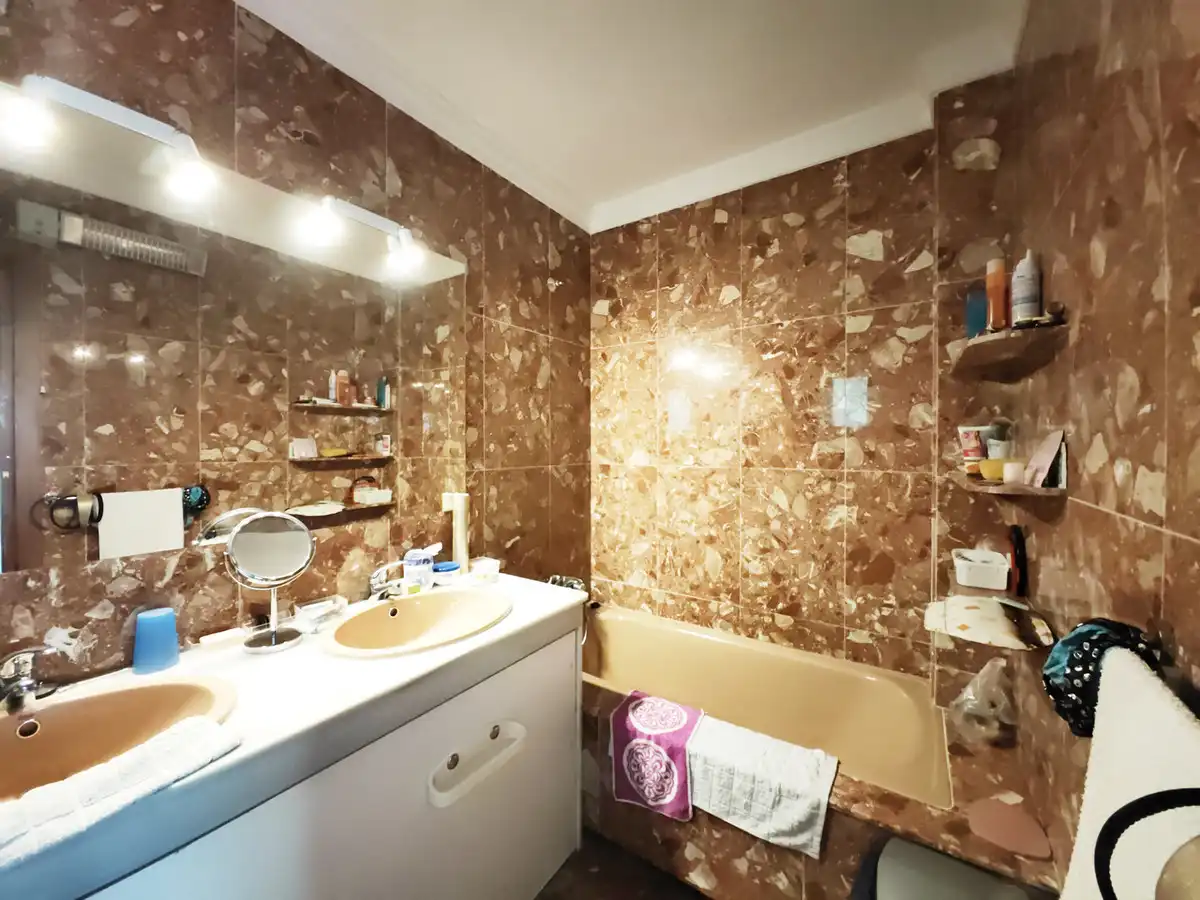 Bany de Casa o xalet en venda en Estepona amb Aire condicionat, Jardí privat i Terrassa