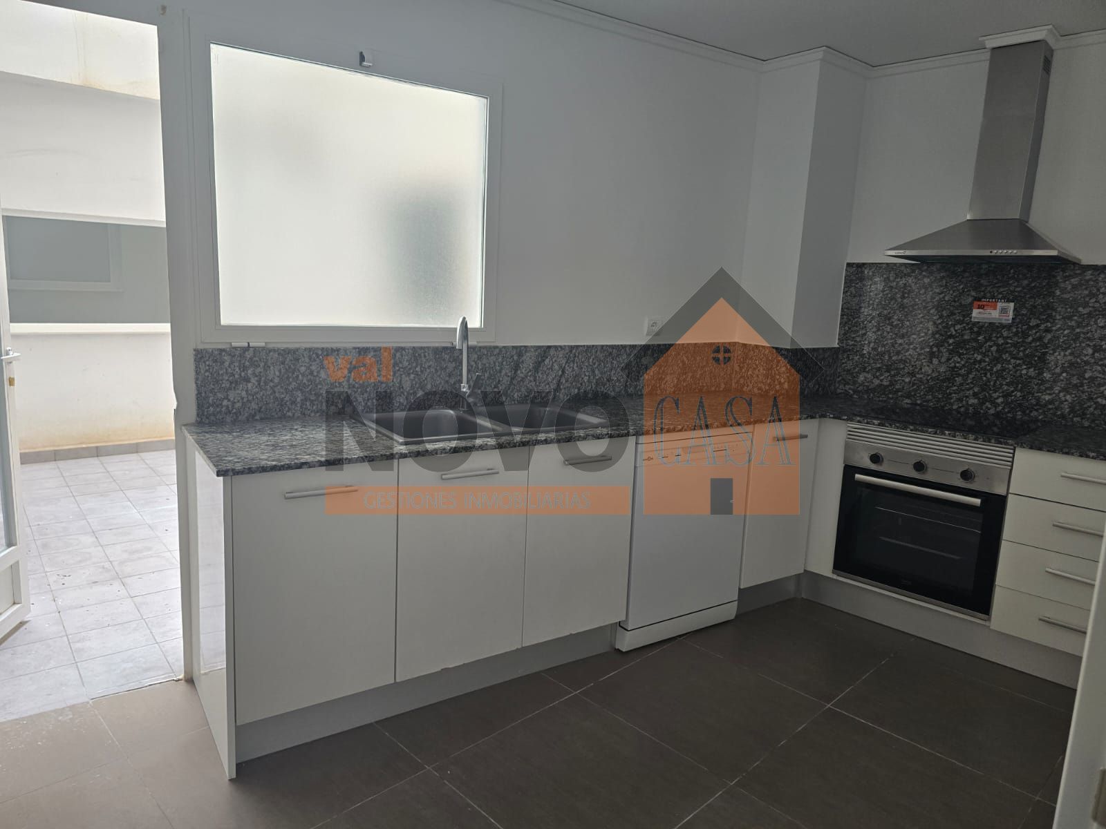 Kitchen of Flat to rent in Alginet  with Storage room