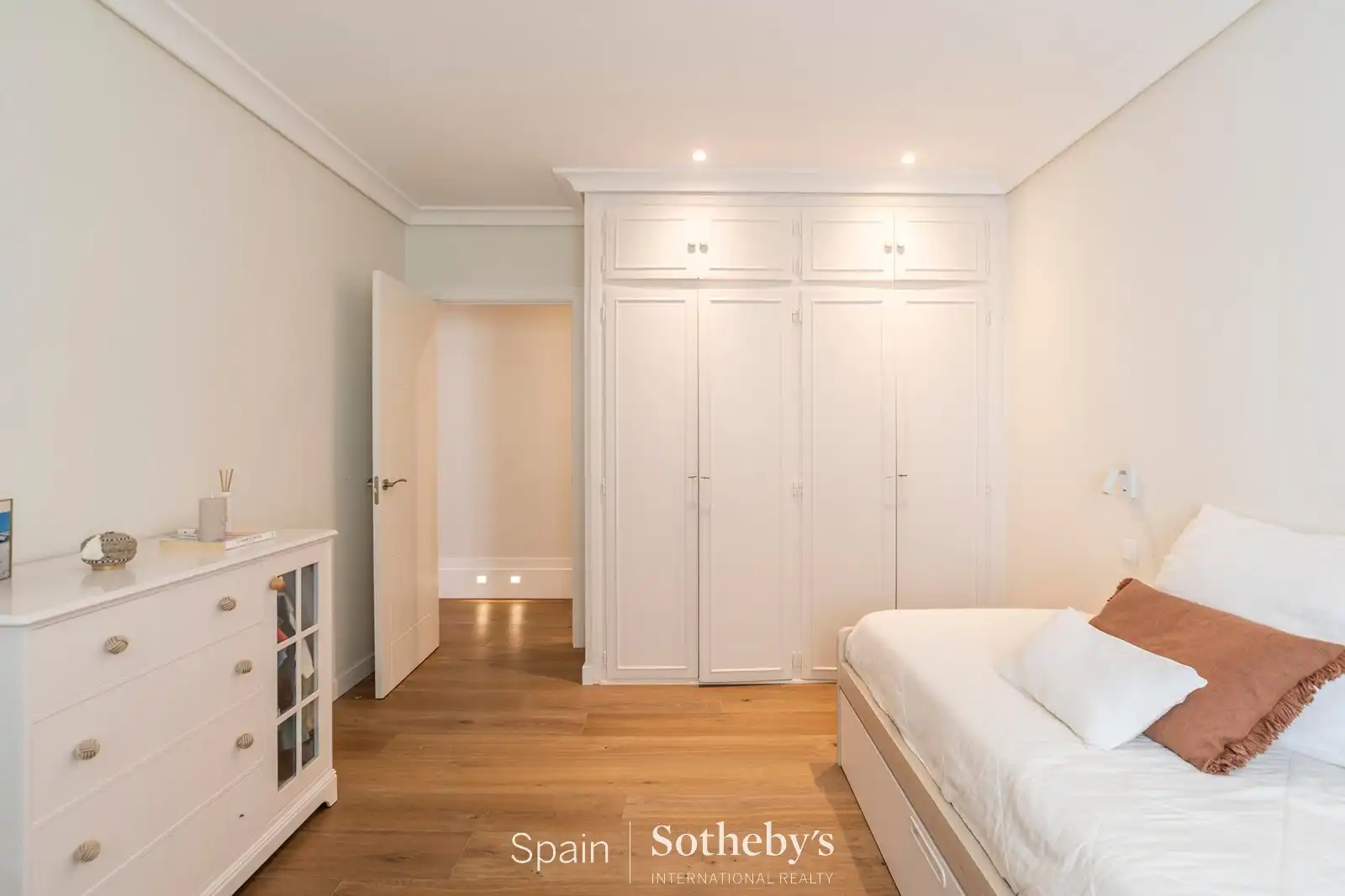 Dormitori de Apartament en venda en Madrid amb Aire condicionat, Calefacció i Traster