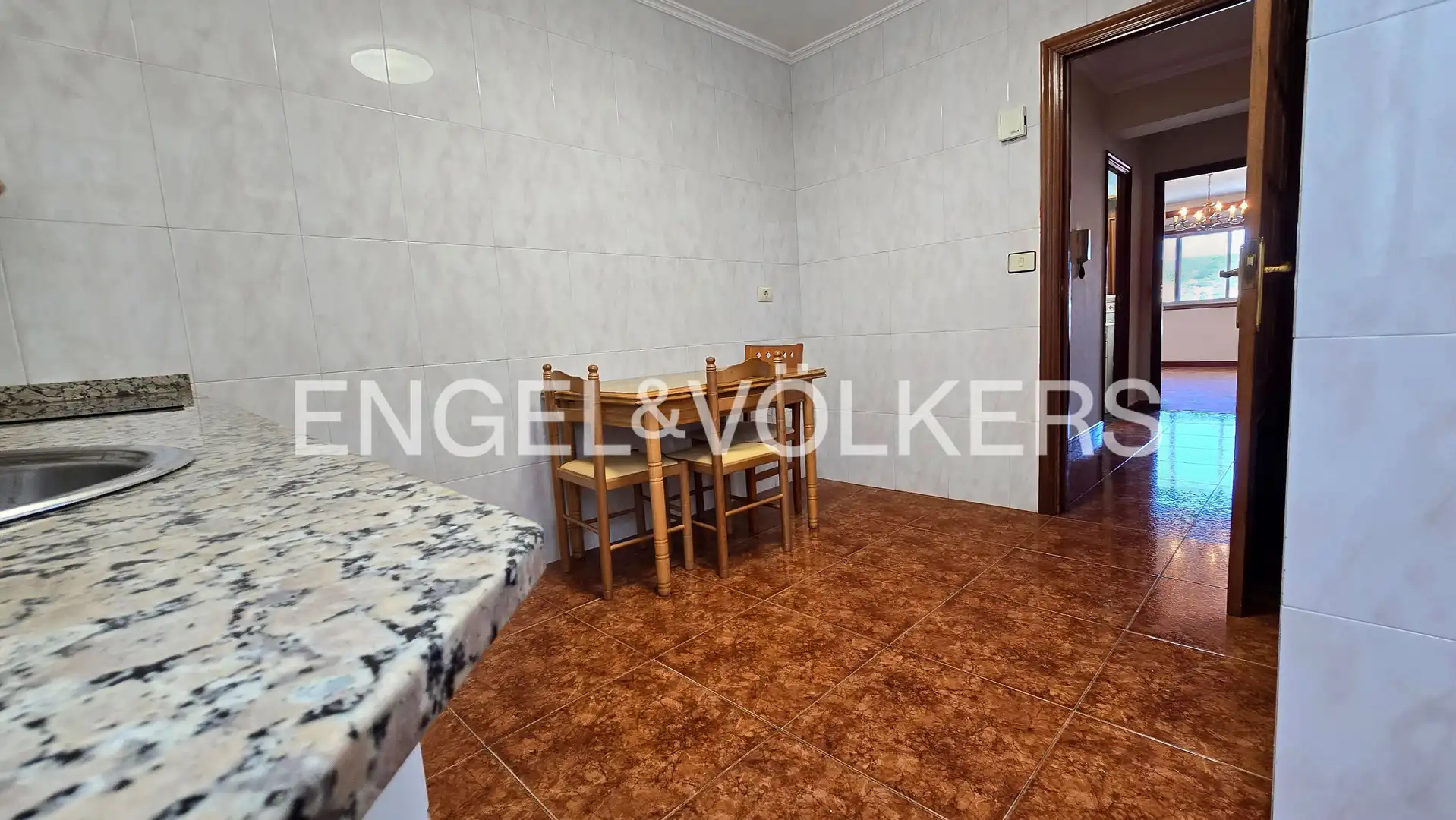 Comedor de Piso en venta en Vigo  con Calefacción y Balcón