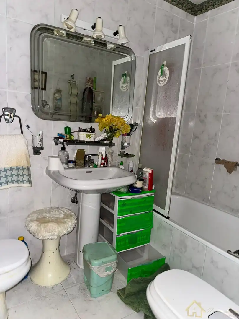 Baño de Piso en venta en Lugo con Calefacción, Parquet y Terraza