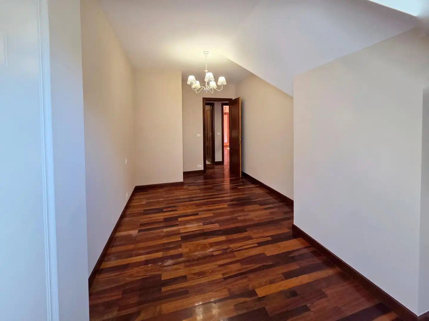 Dachboden zur Miete in Santander mit Heizung, Privatgarten und Parkett