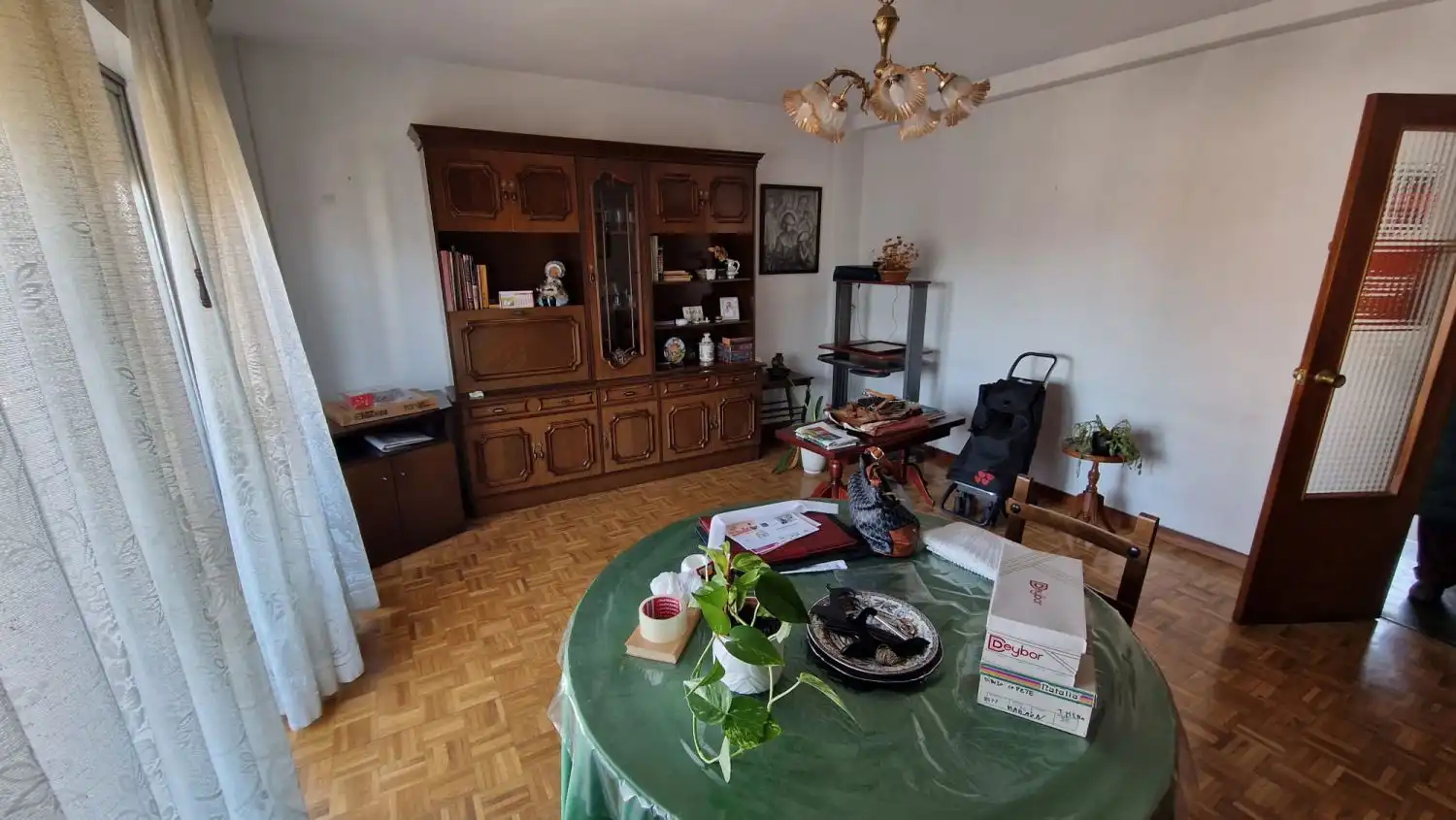 Living room of Flat for sale in León Capital   with Heating, Parquet flooring and Terrace