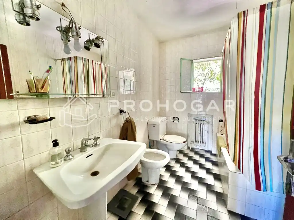 Bathroom of Houses for sale in Bustarviejo