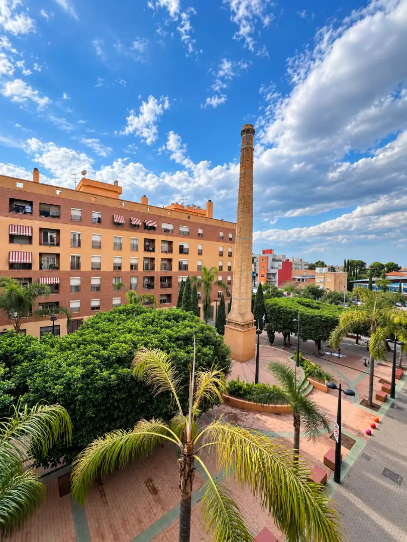 Exterior view of Flat for sale in Torrent  with Air Conditioner, Storage room and Balcony