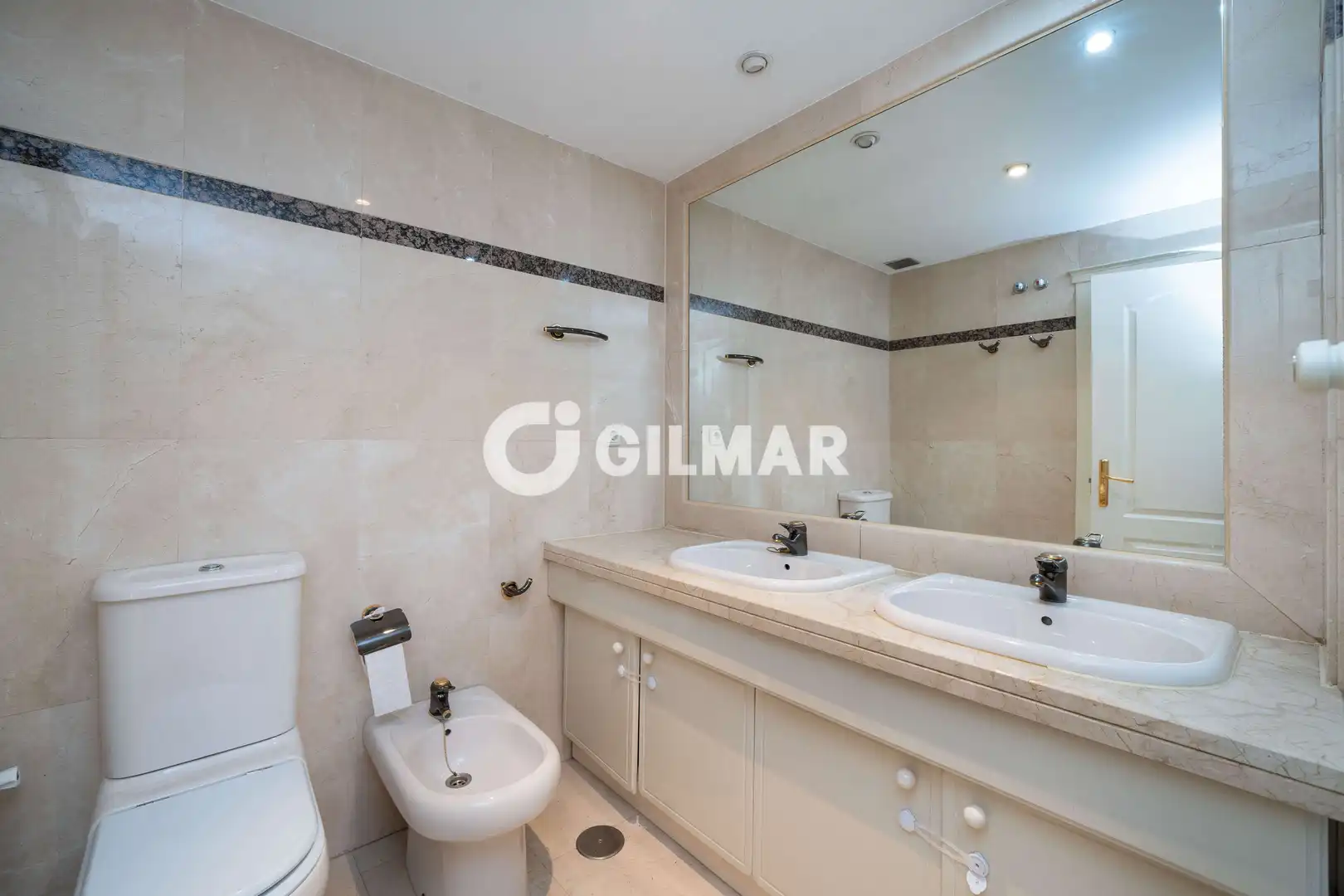 Bathroom of Flat for sale in Madrid  with Heating, Private garden and Storage room