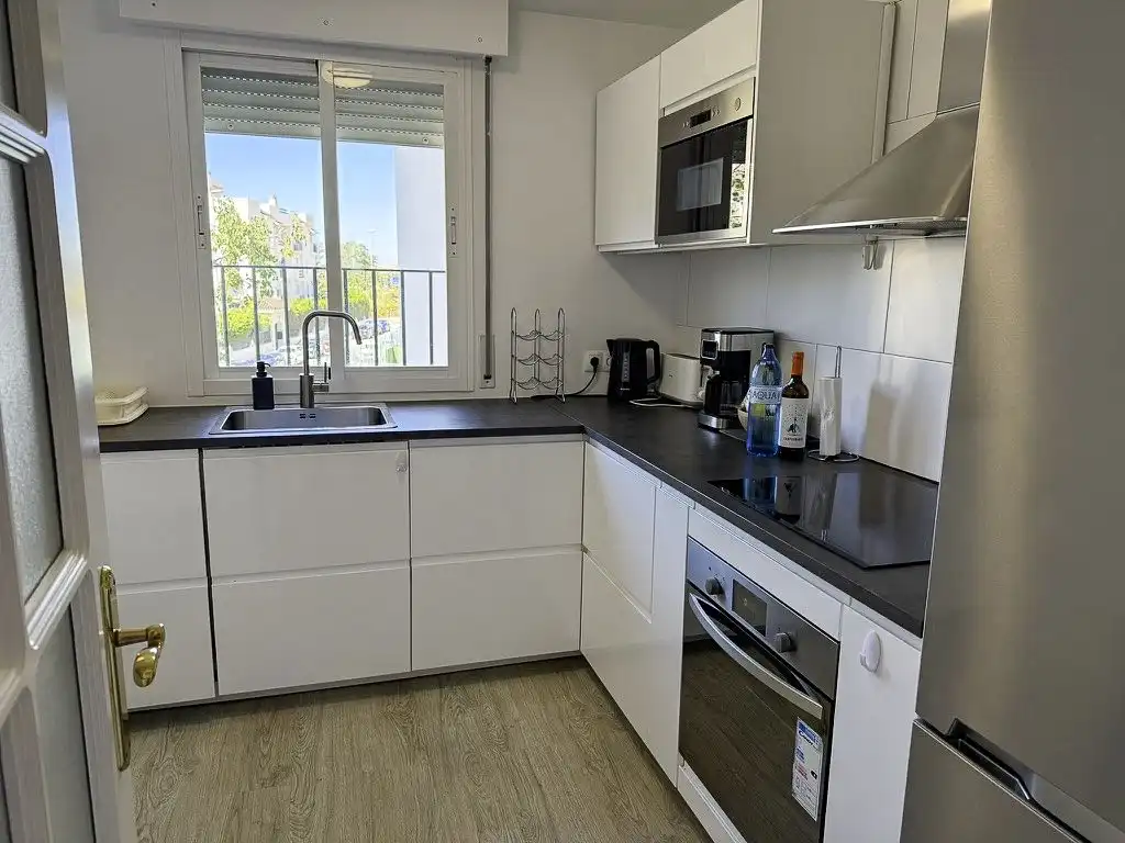 Cocina de Apartamento en venta en Marbella con Aire acondicionado, Trastero y Piscina comunitaria