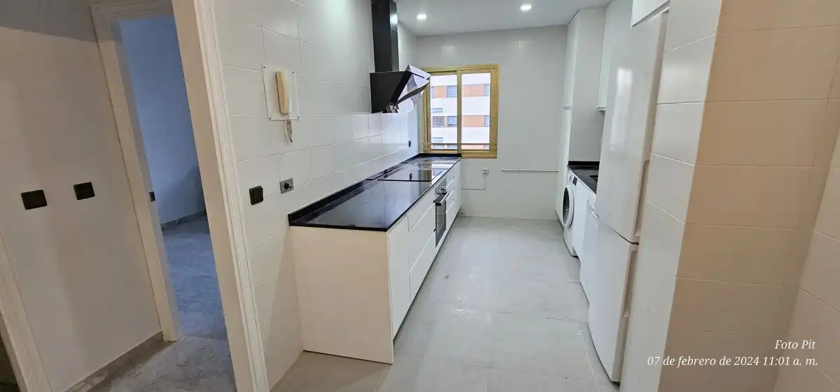 Piso de alquiler en camilo jose cela, La Buhaira