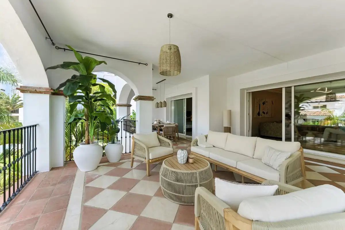 Apartamento de alquiler en Nagüeles Alto