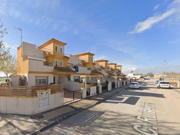 Maison mitoyenne à vendre à Calle Ruiseñor 40