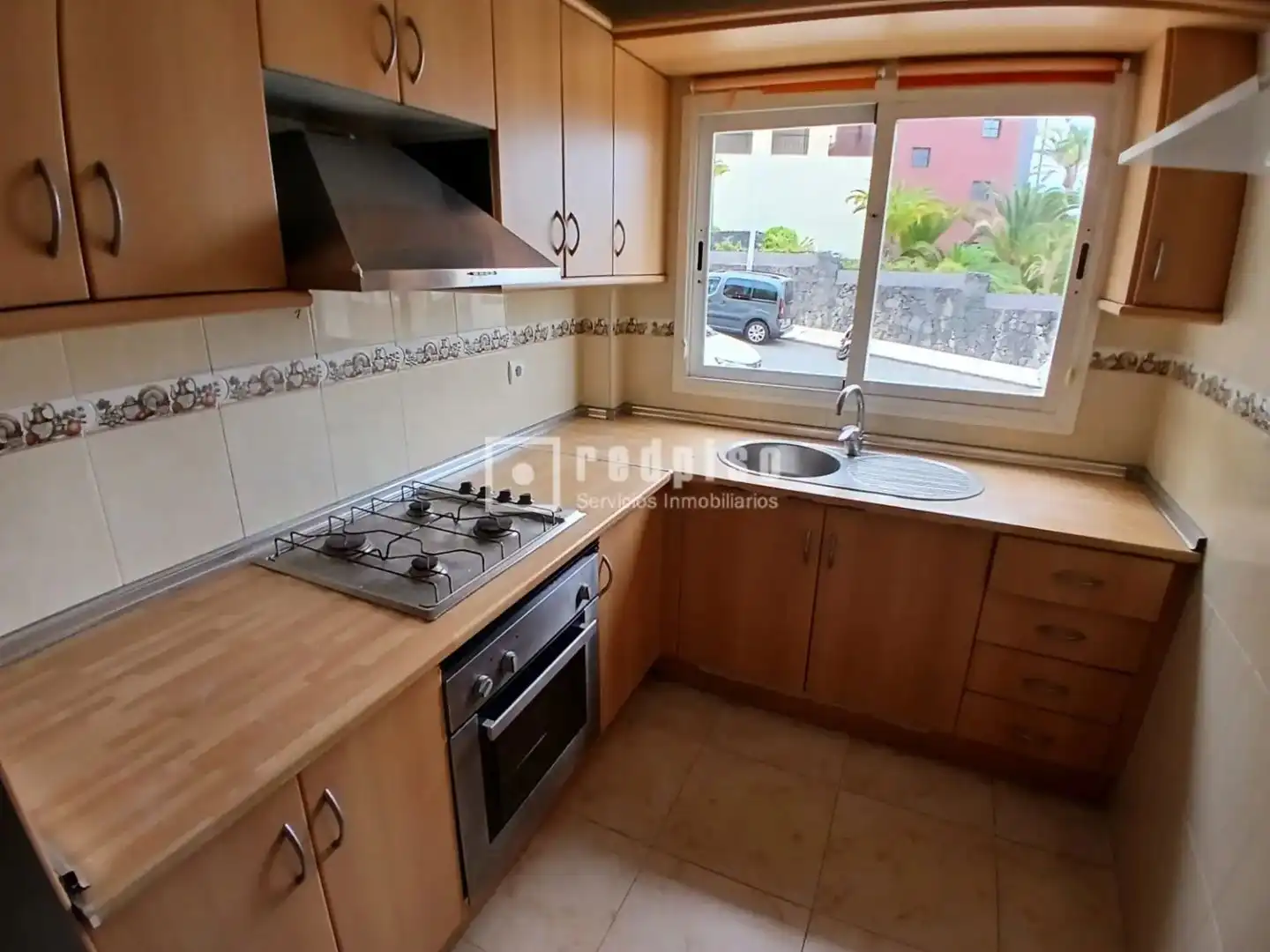 Chalet con piscina en venta en calle idafe 3