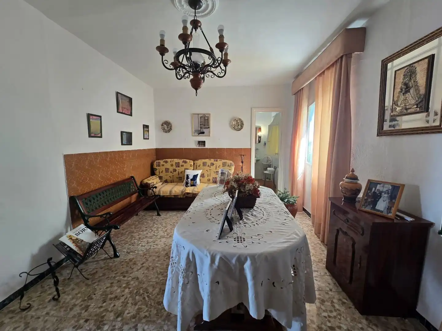 Sala de estar de Casa adosada en venta en Bormujos con Terraza, Trastero y Balcón