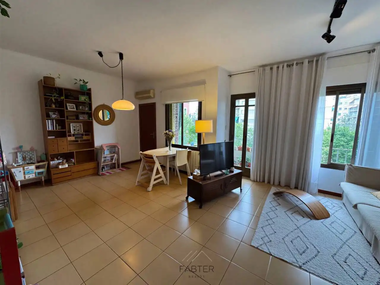 Living room of Flat for sale in Barcelona  with Air Conditioner, Heating and Terrace