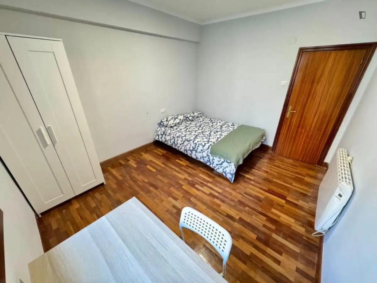 Room in Bilbao , Bizkaia