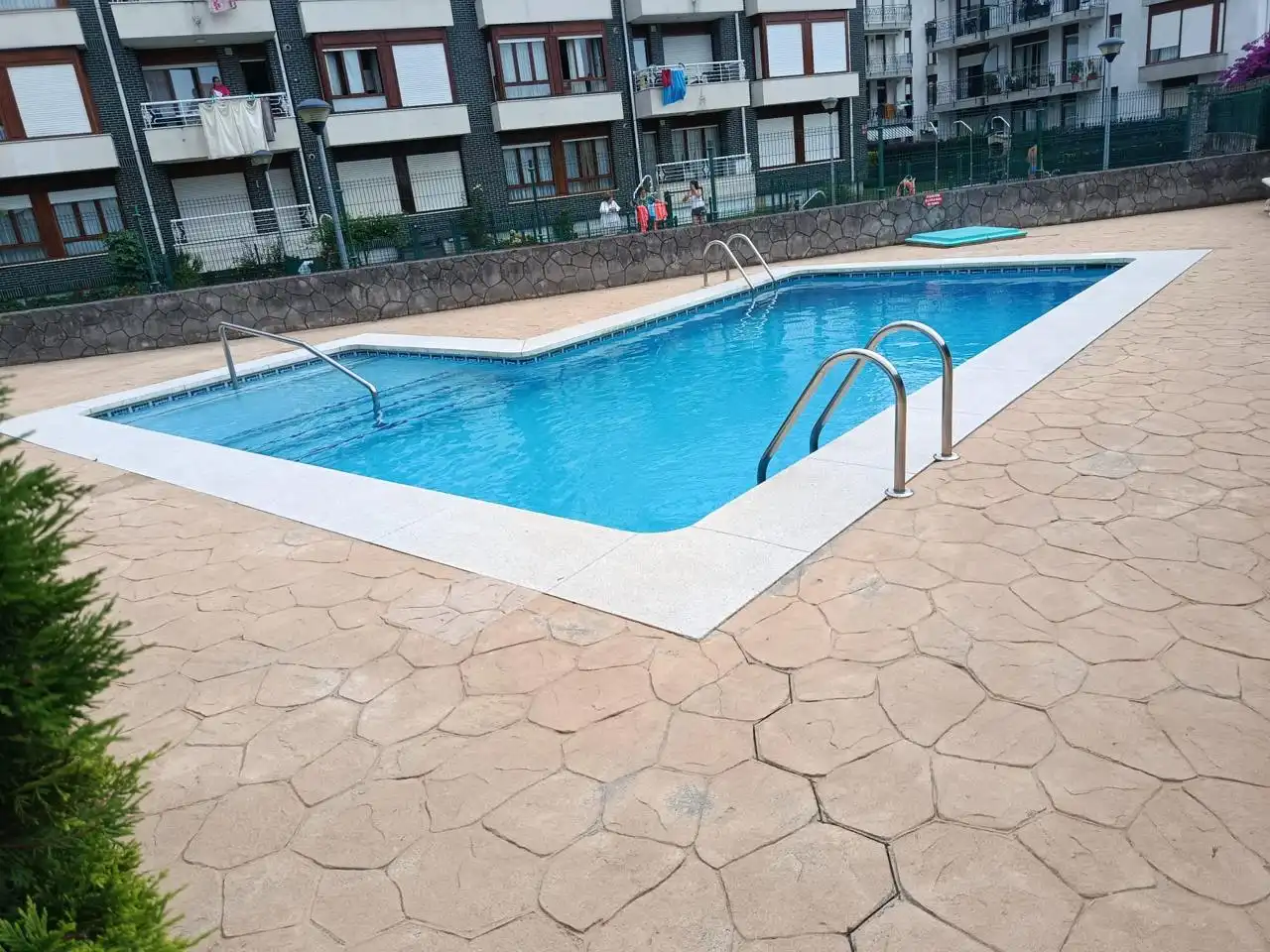 Piscina de Piso en venta en Noja con Calefacción, Terraza y Piscina comunitaria