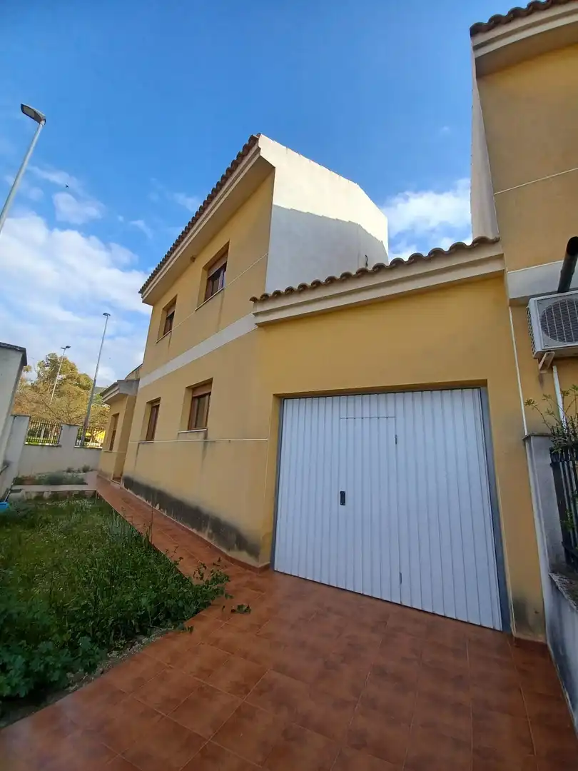 Duplex in vendita a El Pinós / Pinoso, imagen 2
