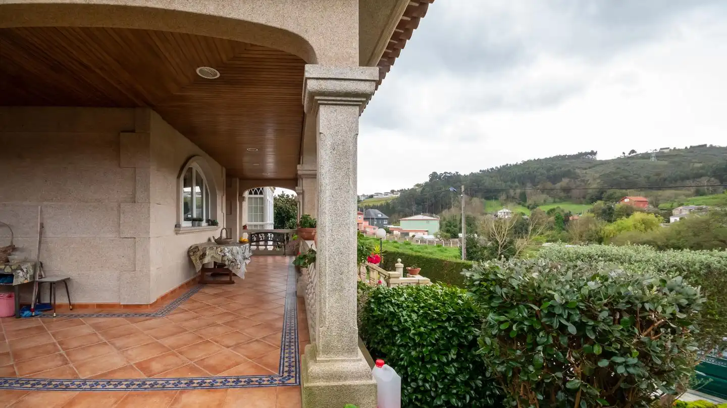 Terrassa de Casa o xalet en venda en Culleredo amb Jardí privat, Terrassa i Traster