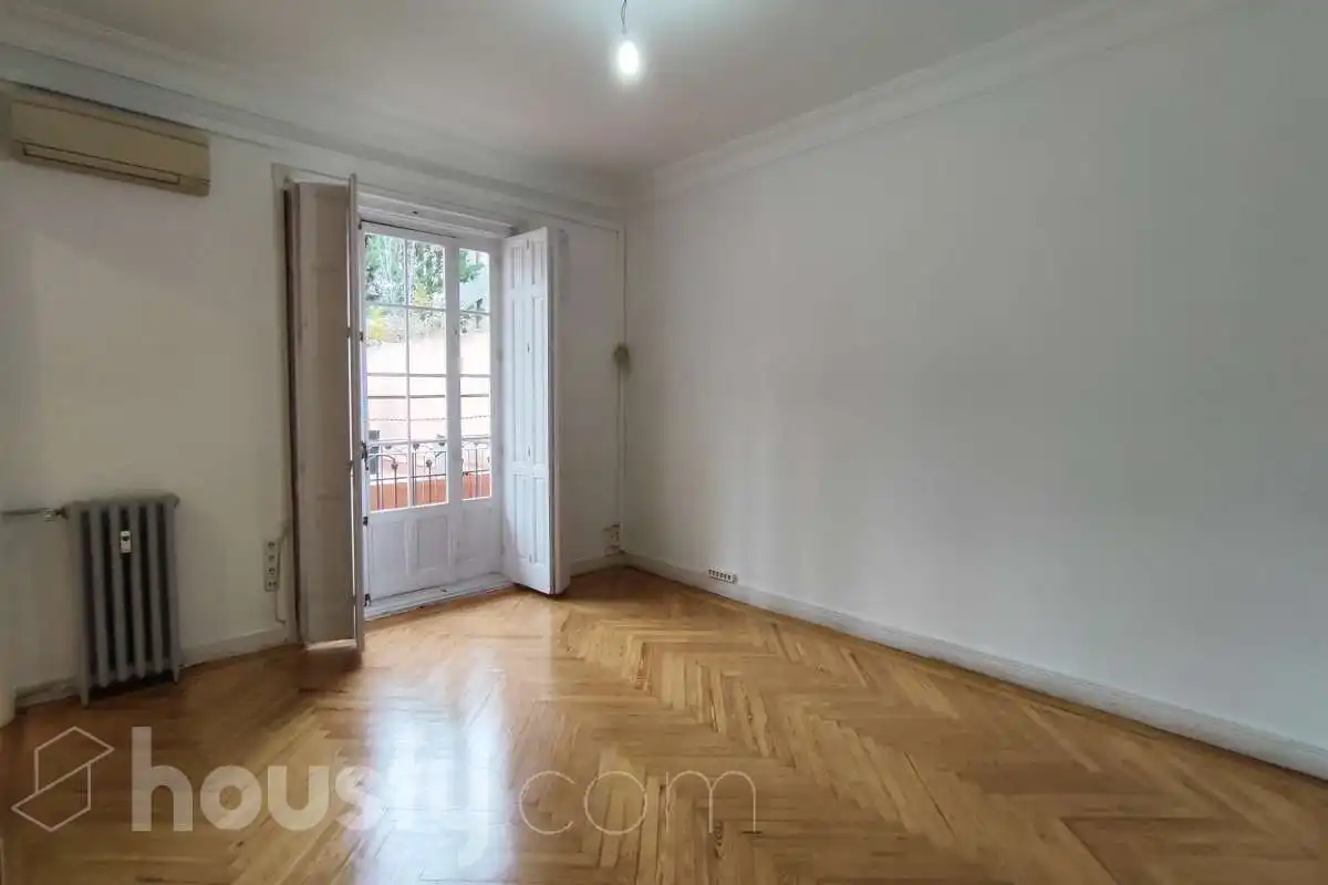 Habitación de Local de alquiler en Madrid