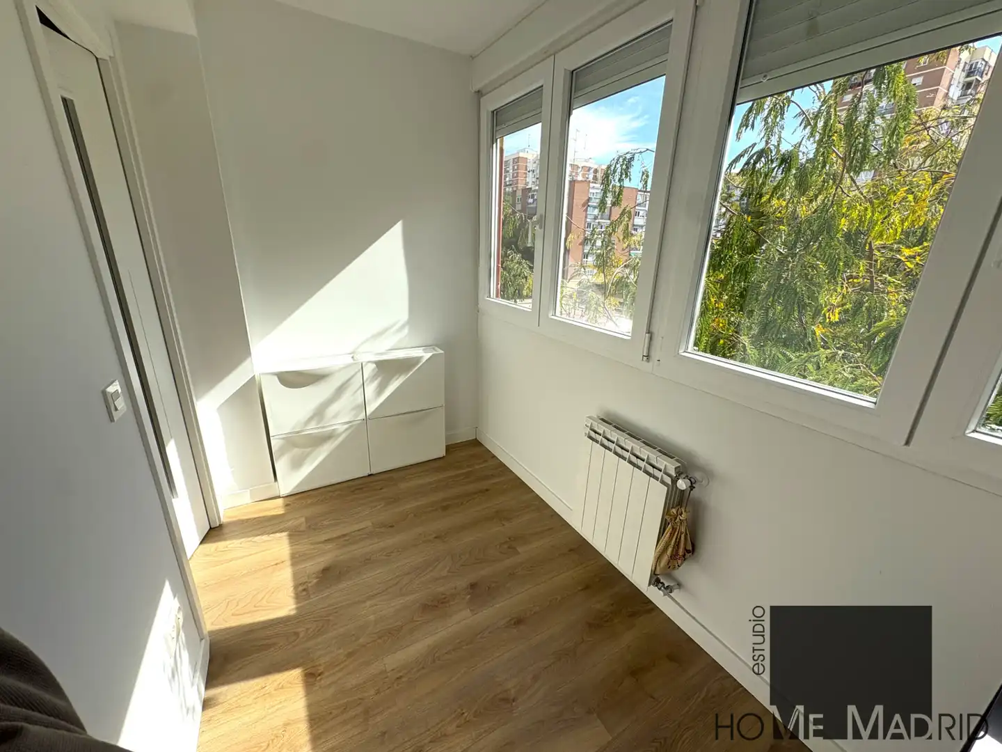 Bedroom of Flat for sale in Fuencarral - El Pardo