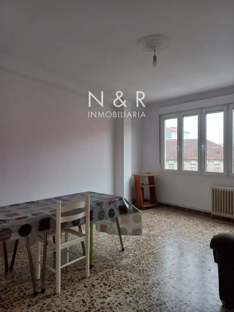 Vista exterior de Piso en venta en Santiago de Compostela  con Calefacción y Amueblado