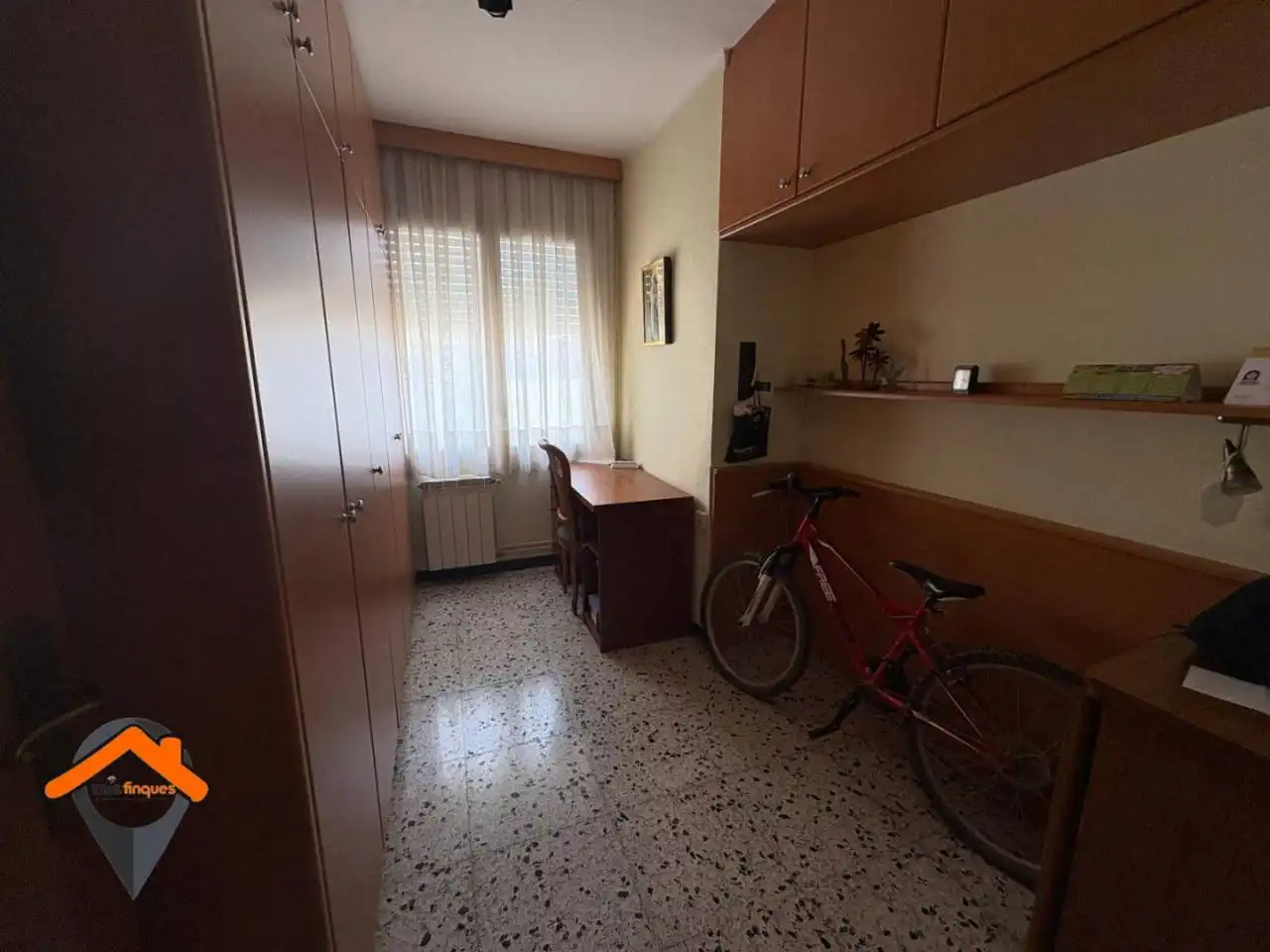 Habitación de Piso en venta en Sabadell con Aire acondicionado, Calefacción y Balcón